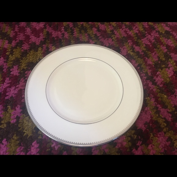Vera Wang Wedgewood 5 Piece Place Setting NIB - Picture 2 of 5